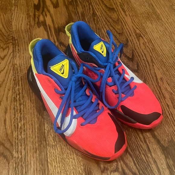 Nike Other - Nike Kid's Shoes Zoom Freak 2 (GS) Bright Crimson Size 3.5Y